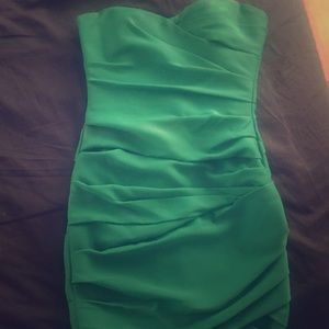 BCBGMAXAZRIA emerald green mini strapless dress